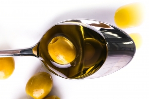 olive-oil-spoon-olive_uid62013ce1e2fac